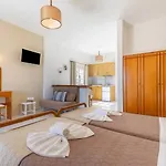 Apartament Bambas Astrakeri
