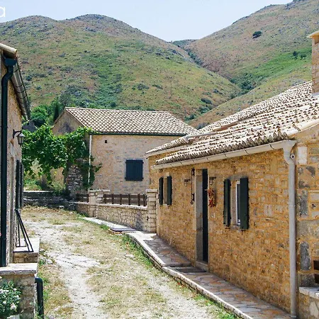 Bambas Apartamento Astrakeri