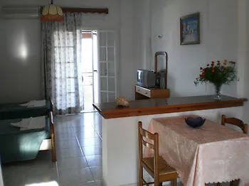 Apartment Bambas Astrakeri